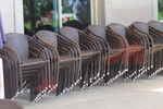 Качествени стифиращи столове от ратан за басейн